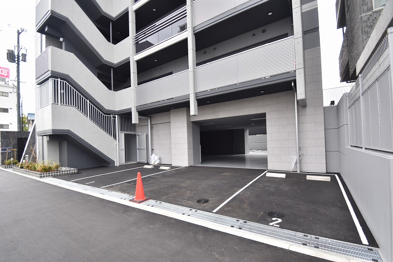 【S-RESIDENCE城南通りabreastの駐車場】