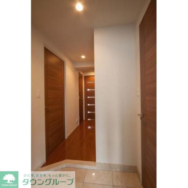 玄関　※写真は同タイプ住戸です。