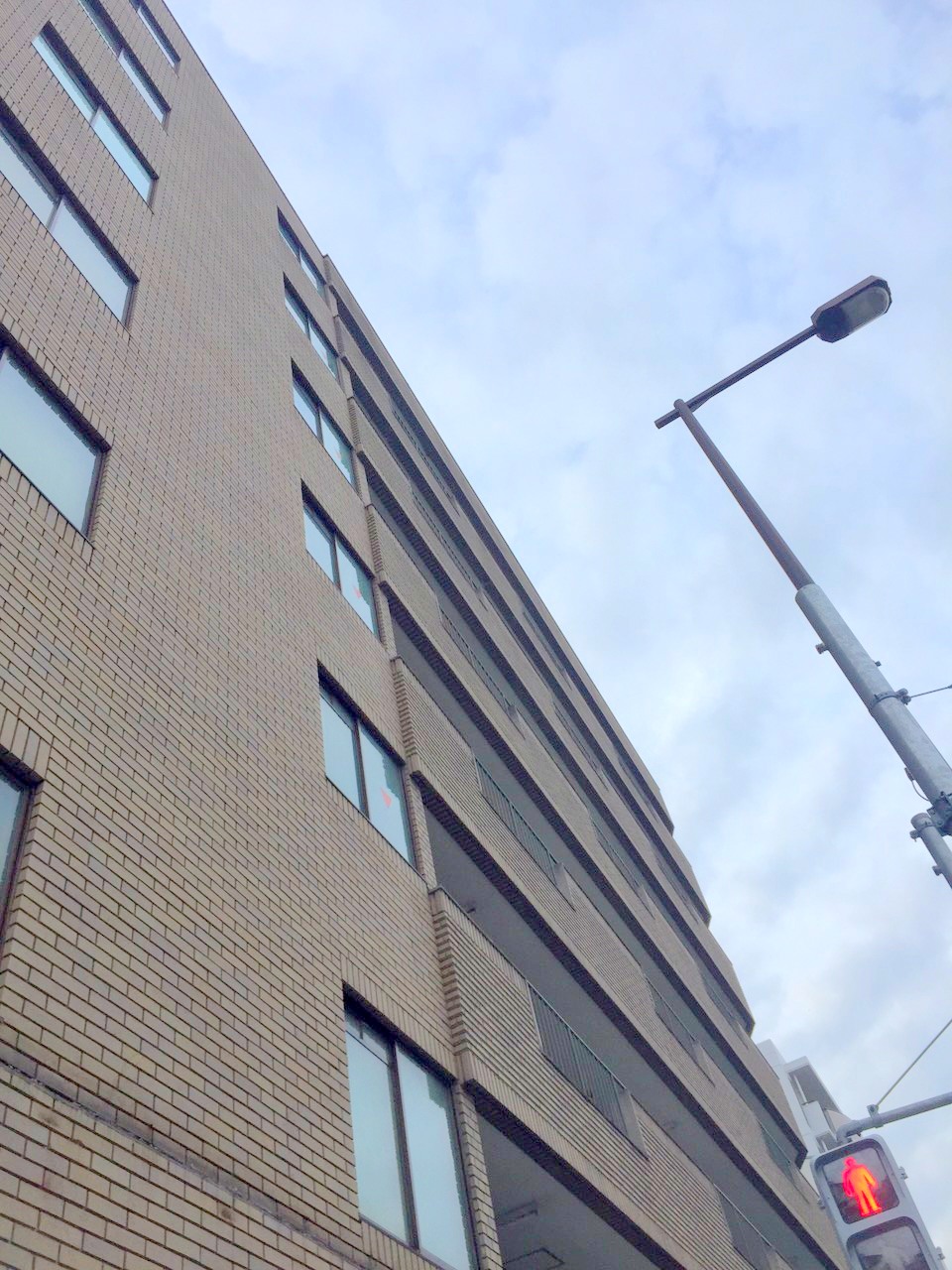 【大阪市平野区西脇のマンションのエントランス】