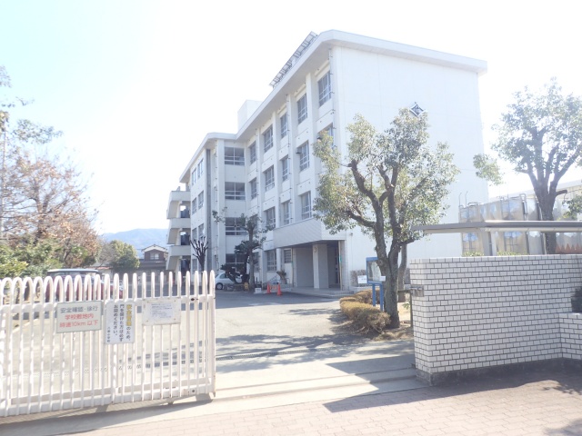 【リューレント河原町の小学校】