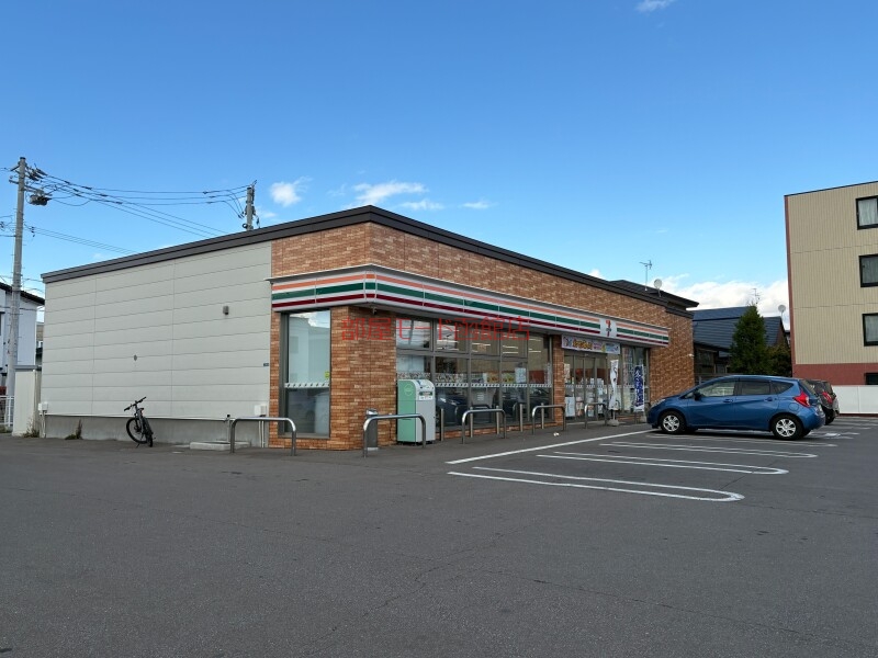 コンビニ　セブンイレブン函館本通店（コンビニ）まで454m