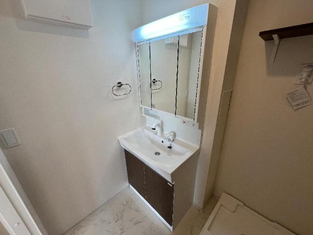 洗面設備　洗髪洗面化粧台