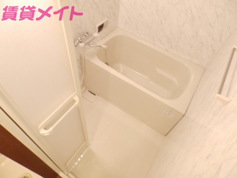 バス・シャワールーム　同型参考写真