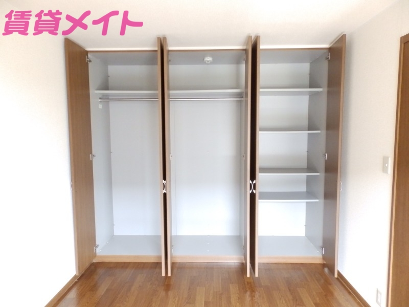 収納　同型参考写真