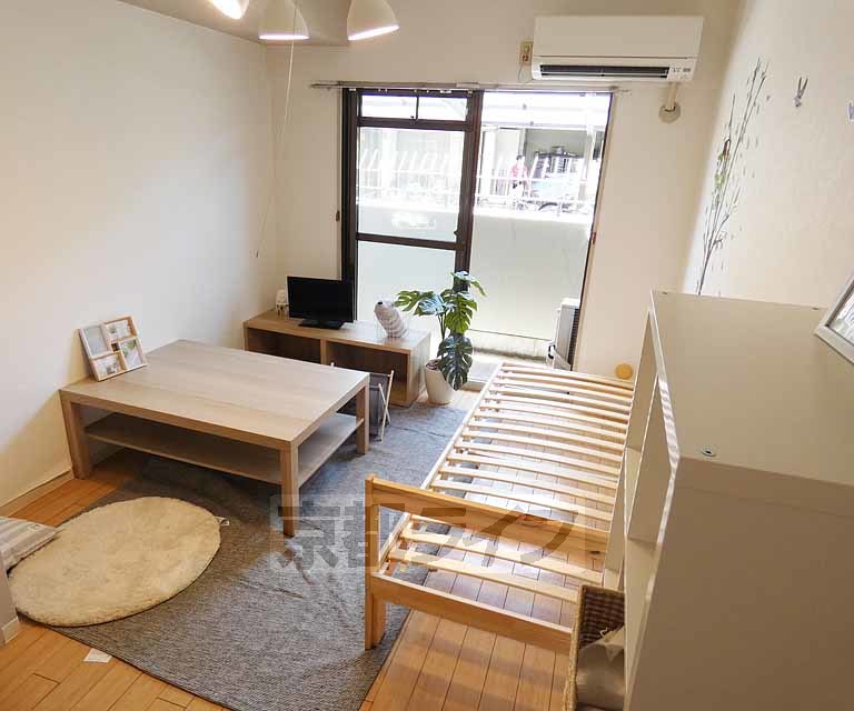 居室・リビング　明るく広々としています。