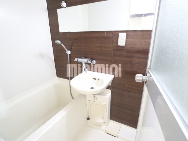 洗面設備　洗面台です