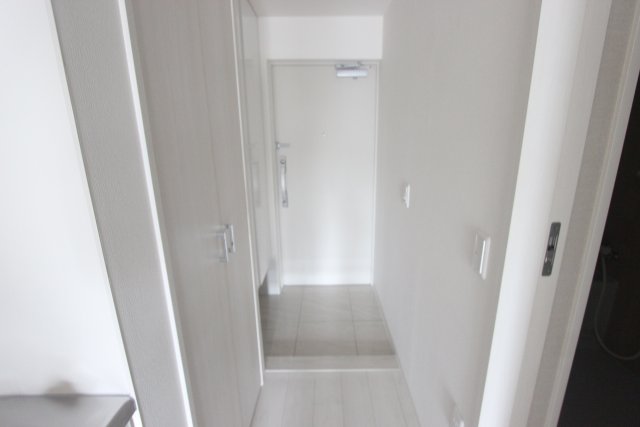玄関　同物件、別号室のものです。