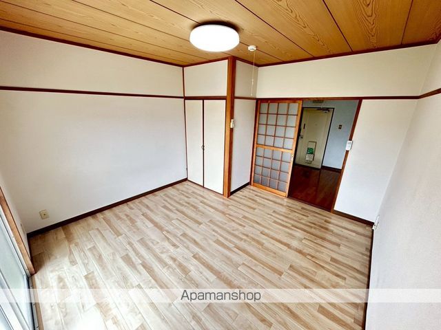 祝吉マンションの居間写真