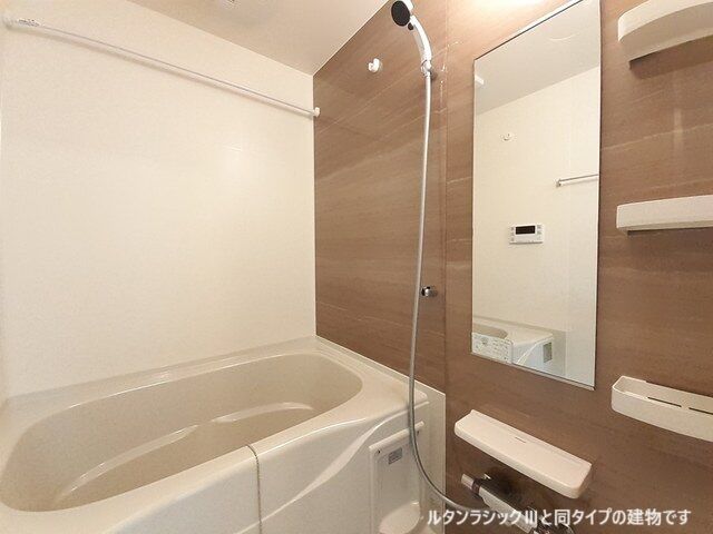 バス・シャワールーム　※同施工会社、類似仕様の物件の写真です。