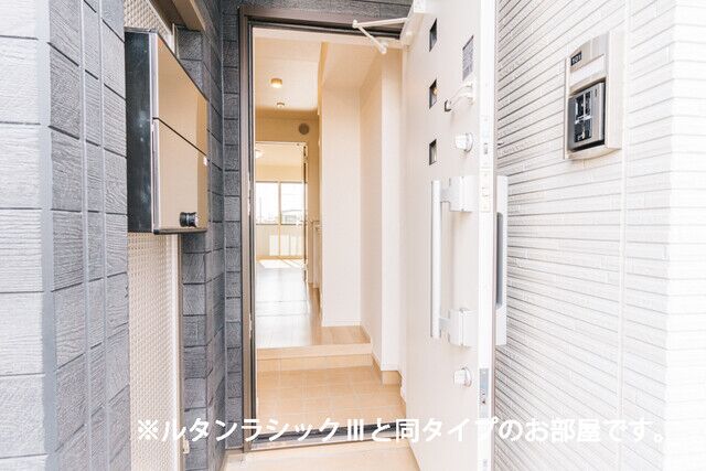 玄関　※同施工会社、類似仕様の物件の写真です。