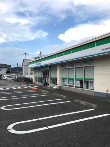 コンビニ　ファミリーマート岡山西長瀬店（コンビニ）まで454m