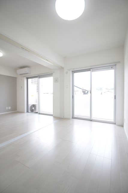 その他部屋・スペース　☆リビング横５．５帖の洋室☆