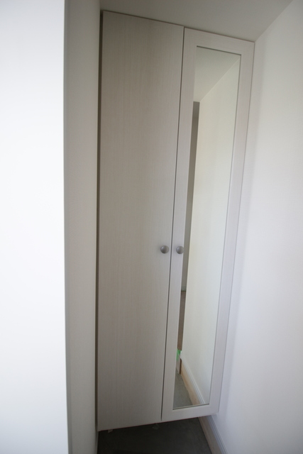 玄関　姿見付シューズボックス！出かける前にチェックできます♪