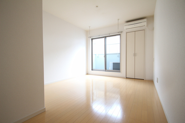 居室・リビング　※他のお部屋の参考写真です。