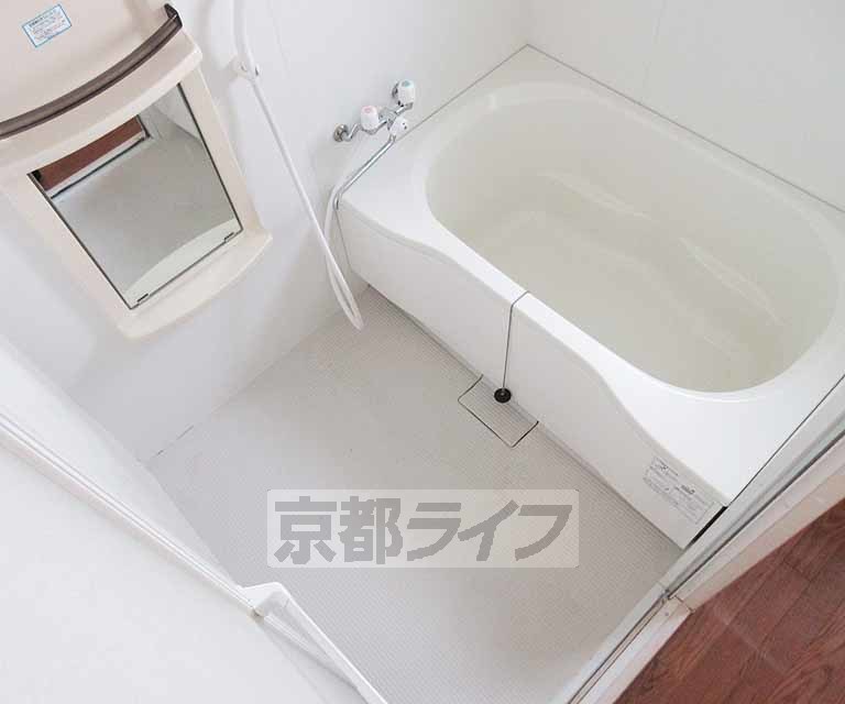 バス・シャワールーム　リラックスできるバスルームです・