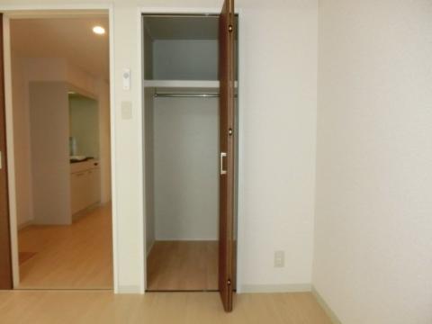 　収納　ウォークインクローゼット（開）