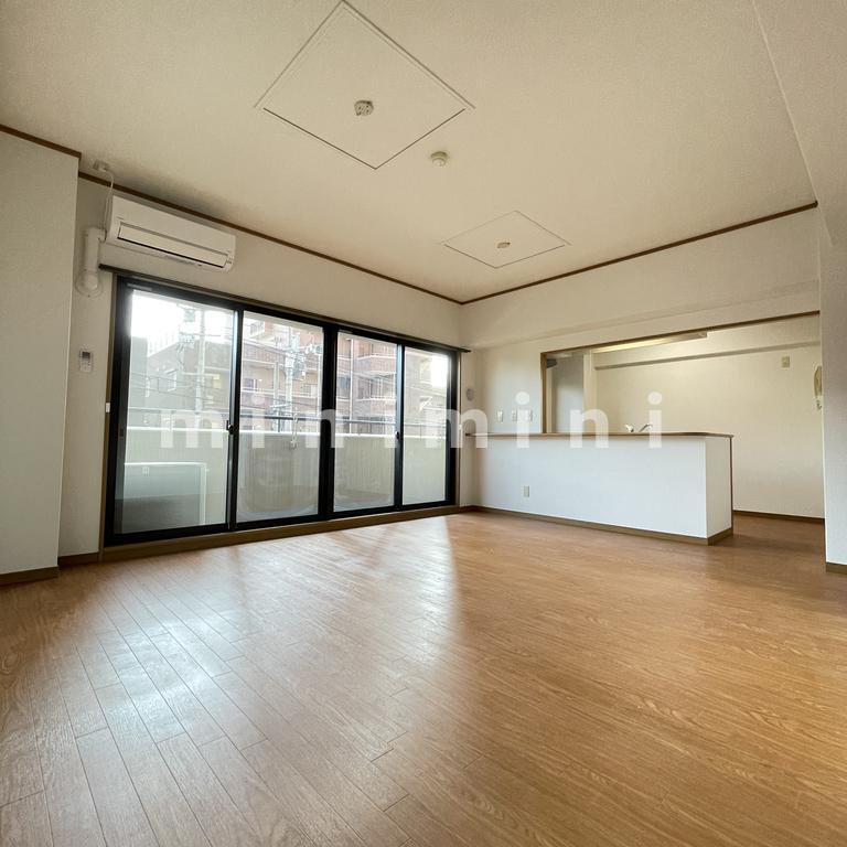 居室・リビング　※写真は他号室を含む為現状優先とさせて頂きます