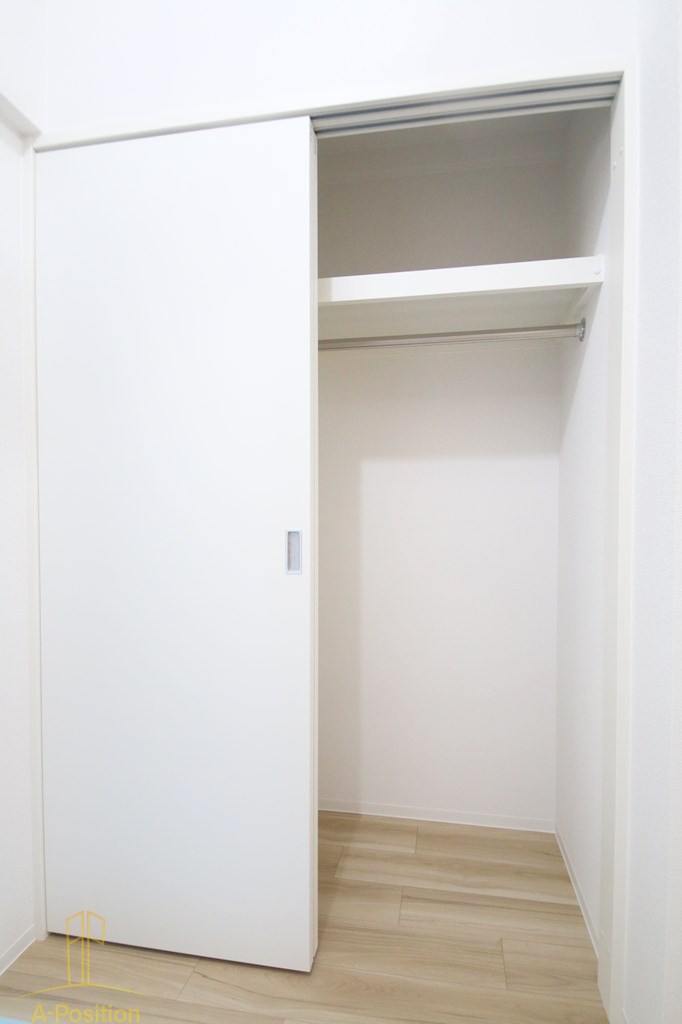 収納　セレニテ本町東リアン