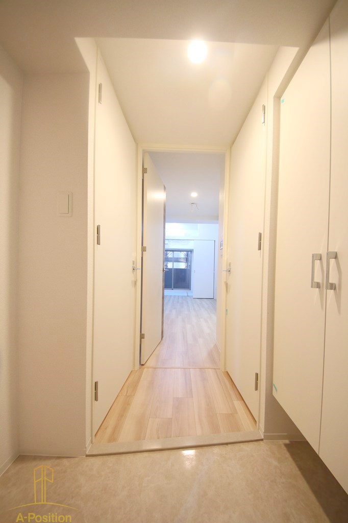 玄関　セレニテ本町東リアン