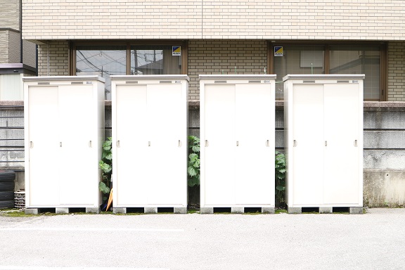 その他　冬用タイヤも片づけ楽々トランクルーム