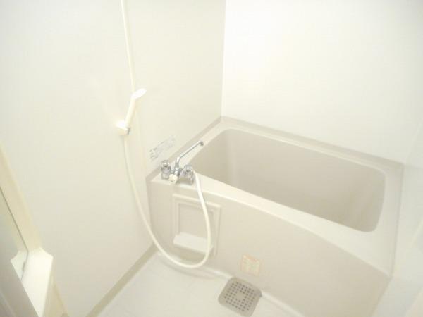 バス・シャワールーム　浴室乾燥機付きバス！