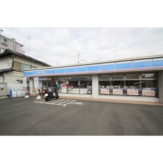 コンビニ　ローソン厚木妻田南１丁目店（コンビニ）まで400m