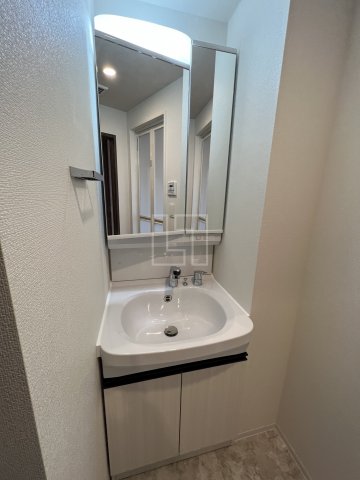 洗面設備　レジュールアッシュNAMBA　独立洗面化粧台