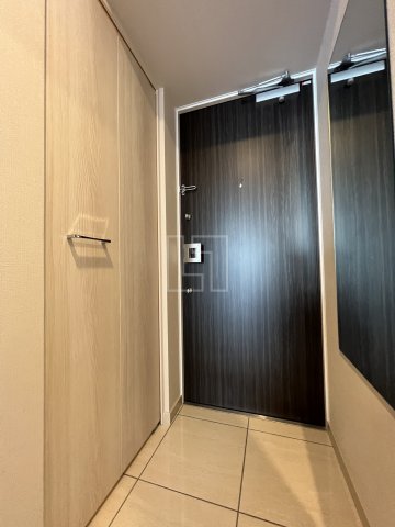 玄関　レジュールアッシュNAMBA　玄関