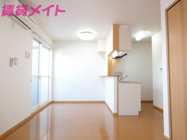 居室・リビング　同タイプの部屋写真です