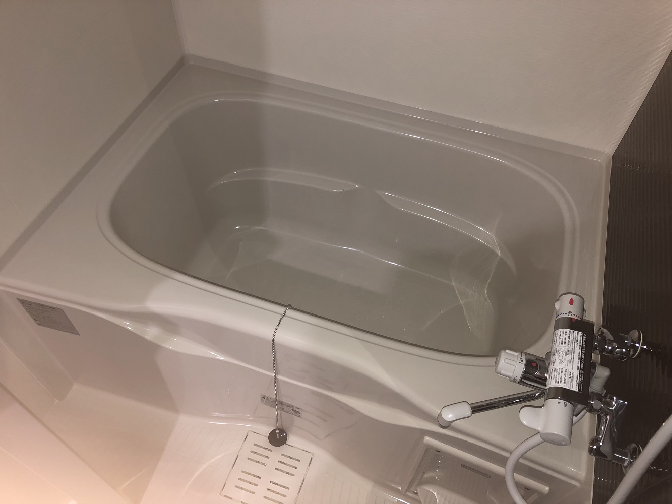 バス・シャワールーム　別部屋モデルルームの写真です