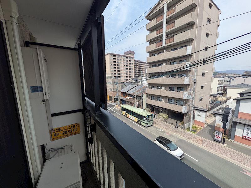 眺望　同建物別号室の室内写真です。(403号室)