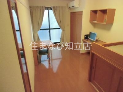 居室・リビング　同型写真