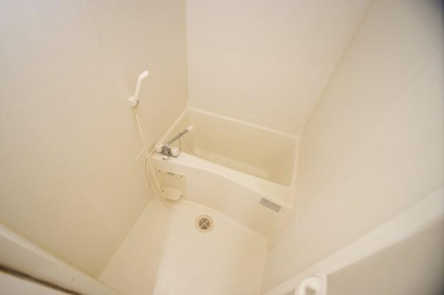 バス・シャワールーム　落ち着いた空間のお風呂です