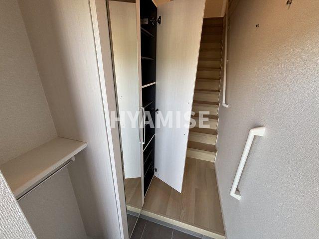 玄関　※室内画像は別号室のもの