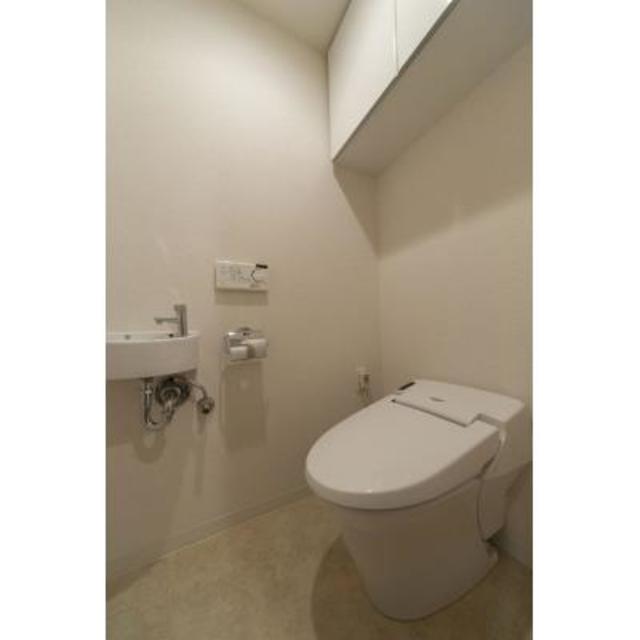 トイレ　※写真は同タイプ住戸です。