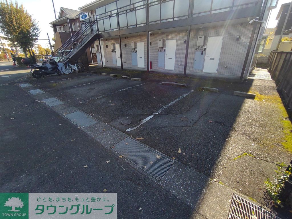 駐車場　駐車場