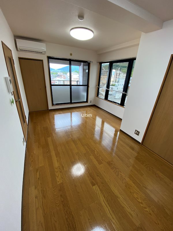 居室・リビング　同タイプの別部屋の写真です。