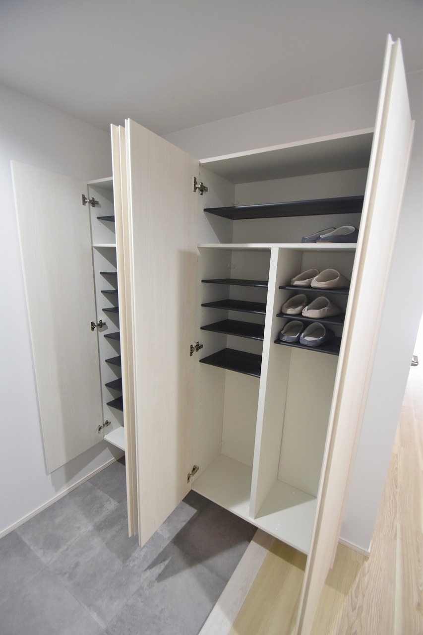 玄関　ハウスバーンフリート弐番館（分譲賃貸マンション）