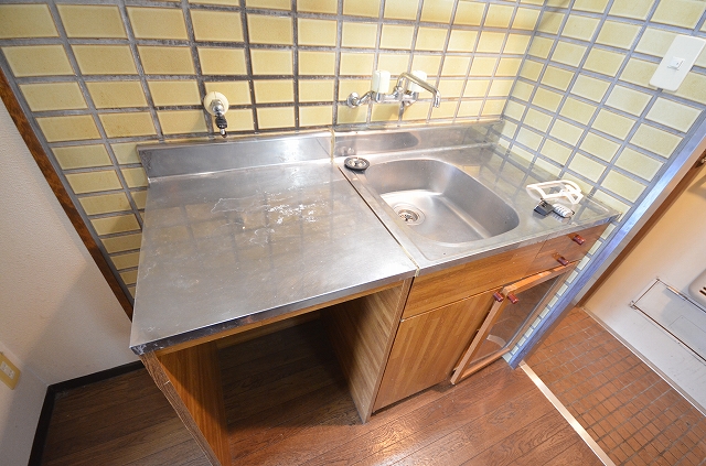 キッチン　別号室の写真です（反転）