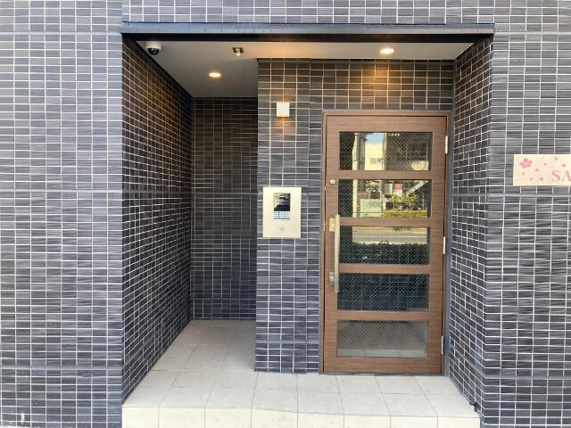 エントランス　清潔なエントランスです