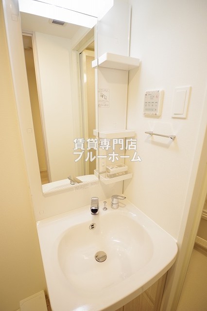 洗面設備　独立洗面台あります！