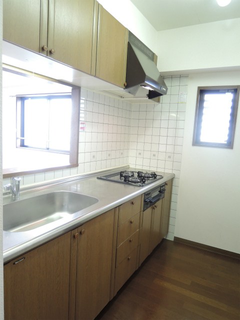 キッチン　広々使える快適な調理スペースです♪