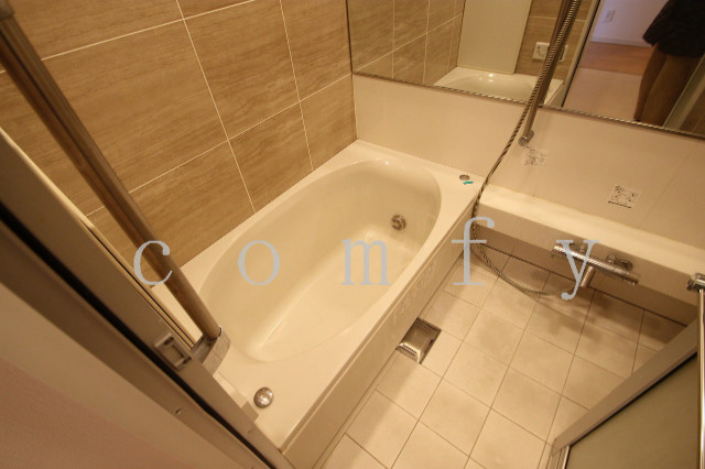 バス・シャワールーム　追炊き・浴室乾燥機付きバス