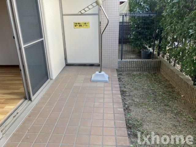 バルコニー　バルコニーからの眺めを楽しみながら食事をしませんか