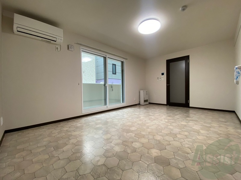 居室・リビング　広くてきれいなリビングです！快適に過ごせそうですね。