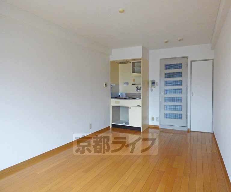 居室・リビング　広々とした室内です。