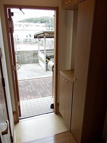 サンパティークI番館の玄関写真