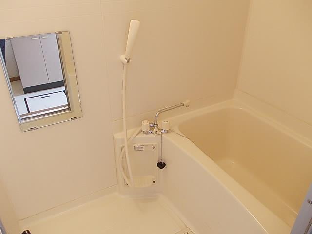 サンパティークI番館の風呂写真