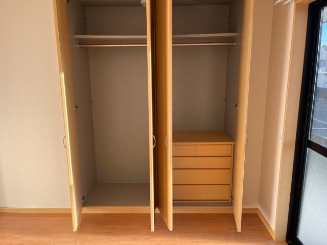 収納　クローゼット