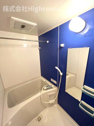 バス・シャワールーム　コンパクトで使いやすいお風呂です